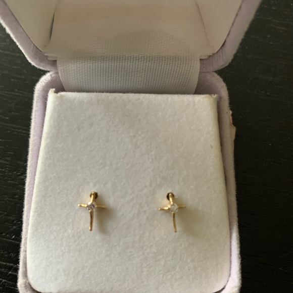 14 KT Gold stud petite cross earrings with ZC NIB - Picture 4 of 5